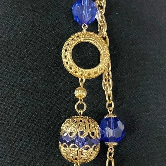 😍SET - NECKLACE (31”) AND PIERCED EARRINGS (2 3/4”) - Picture 3 of 10